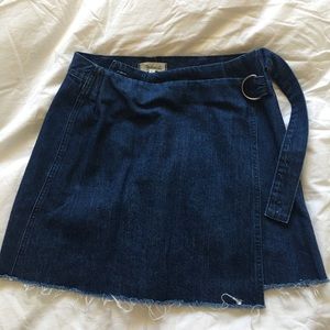 Madewell denim raw hem mini wrap skirt size 8